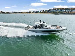 Boston Whaler 420 Outrage