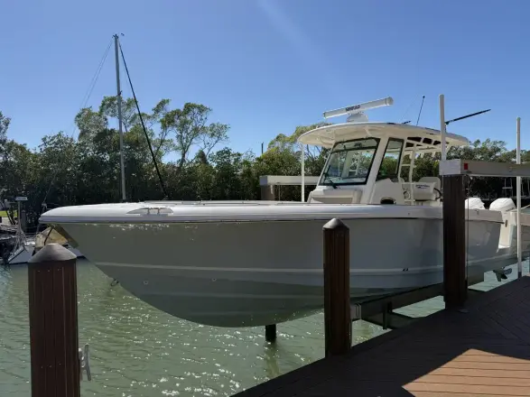 Boston Whaler 330 Outrage