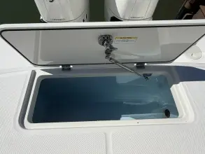 Thumbnail von Boston Whaler 330 Outrage