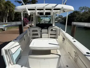 Thumbnail von Boston Whaler 330 Outrage