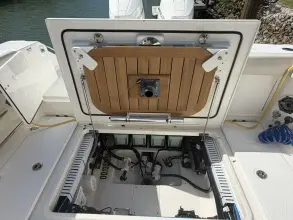 Thumbnail von Boston Whaler 330 Outrage