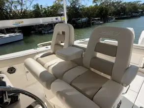 Thumbnail von Boston Whaler 330 Outrage