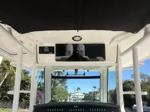 Thumbnail von Boston Whaler 330 Outrage