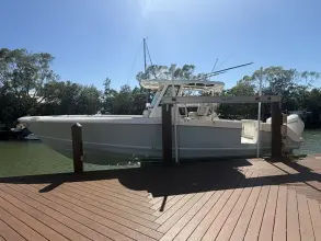 Thumbnail von Boston Whaler 330 Outrage