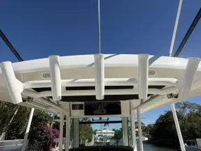 Thumbnail von Boston Whaler 330 Outrage