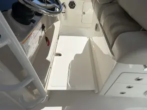 Thumbnail von Boston Whaler 330 Outrage