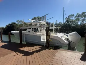 Thumbnail von Boston Whaler 330 Outrage