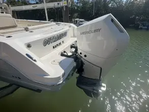 Thumbnail von Boston Whaler 330 Outrage