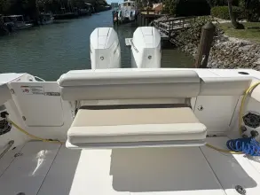 Thumbnail von Boston Whaler 330 Outrage