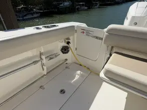 Thumbnail von Boston Whaler 330 Outrage