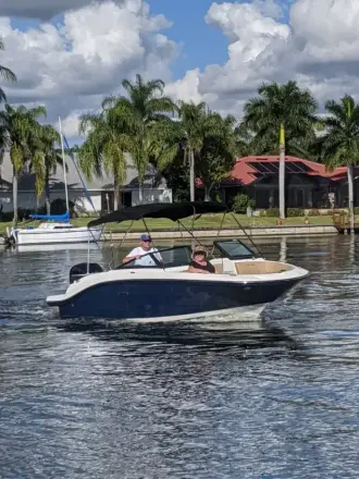 Sea Ray SPX 190 Outboard