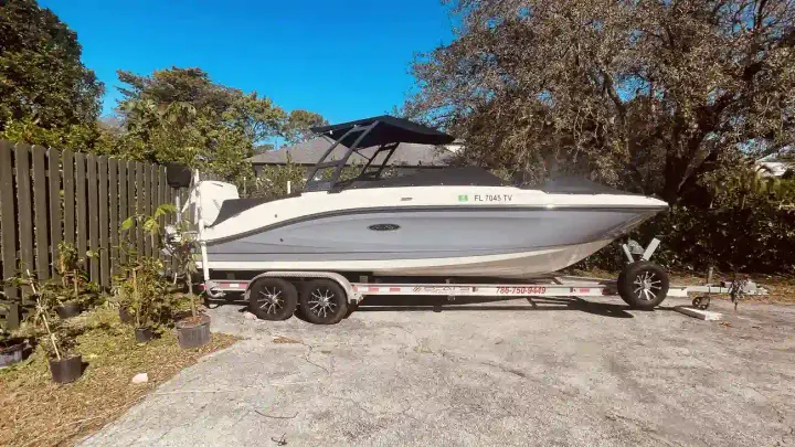 Sea Ray SPX 230 Outboard