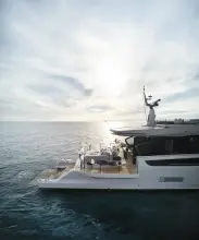 Thumbnail von Azimut Seadeck 7