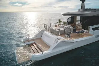 Thumbnail von Azimut Seadeck 7