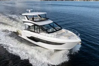 Cruisers Yachts 50 FLY