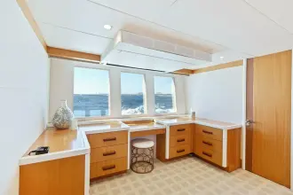 Thumbnail von Lazzara Yachts 76 Motor Yacht WHISTLE