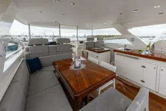 Thumbnail von Lazzara Yachts 76 Motor Yacht WHISTLE