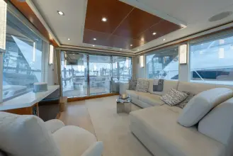 Thumbnail von Lazzara Yachts 76 Motor Yacht WHISTLE