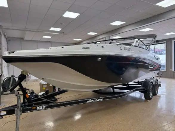 Hurricane SunDeck 217