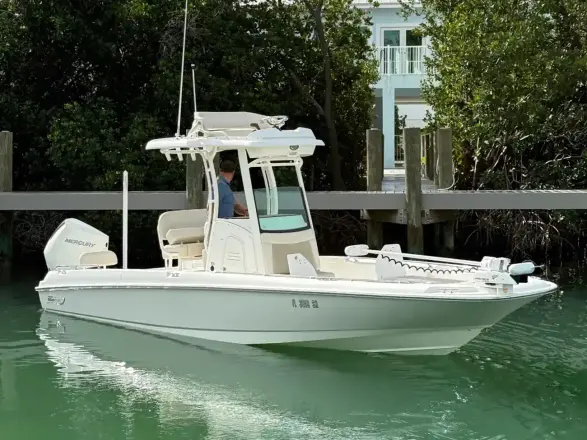 Boston Whaler 240 DAUNTLESS PRO