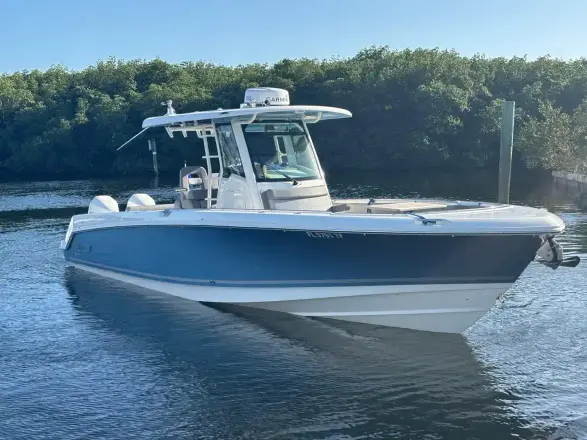 Boston Whaler 330 Outrage