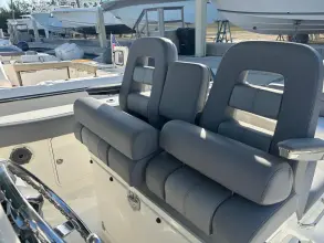 Thumbnail von Boston Whaler 330 Outrage