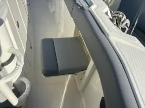 Thumbnail von Boston Whaler 330 Outrage
