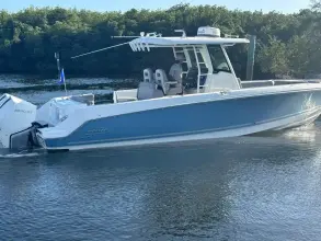Thumbnail von Boston Whaler 330 Outrage