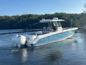 Thumbnail von Boston Whaler 330 Outrage