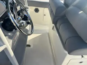 Thumbnail von Boston Whaler 330 Outrage