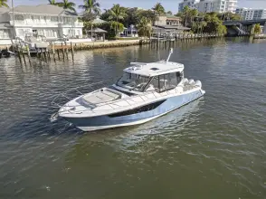 Thumbnail von Boston Whaler 405 Conquest