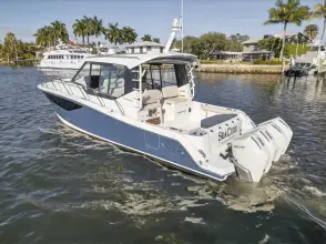 Thumbnail von Boston Whaler 405 Conquest