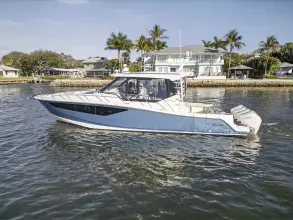 Thumbnail von Boston Whaler 405 Conquest