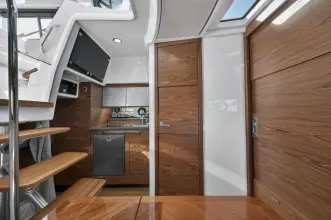 Thumbnail von Boston Whaler 405 Conquest