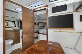 Thumbnail von Boston Whaler 405 Conquest