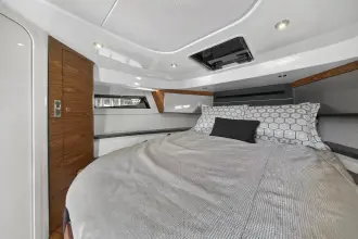 Thumbnail von Boston Whaler 405 Conquest