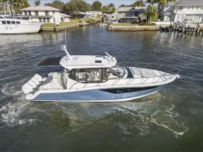 Thumbnail von Boston Whaler 405 Conquest