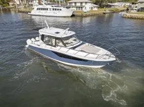 Thumbnail von Boston Whaler 405 Conquest