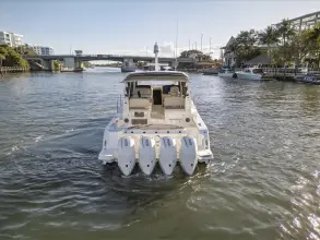 Thumbnail von Boston Whaler 405 Conquest