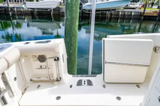 Thumbnail von Boston Whaler 350 Outrage