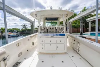 Thumbnail von Boston Whaler 350 Outrage