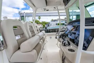 Thumbnail von Boston Whaler 350 Outrage