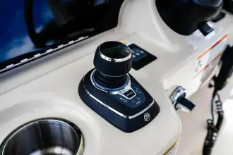 Thumbnail von Boston Whaler 350 Outrage
