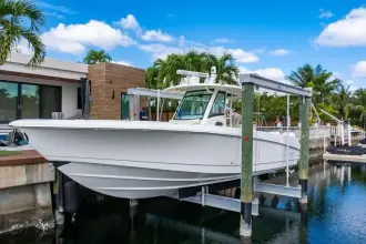 Thumbnail von Boston Whaler 350 Outrage