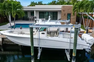 Thumbnail von Boston Whaler 350 Outrage
