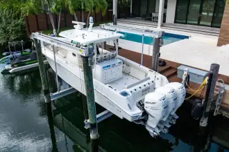Thumbnail von Boston Whaler 350 Outrage