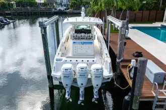 Thumbnail von Boston Whaler 350 Outrage