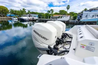 Thumbnail von Boston Whaler 350 Outrage