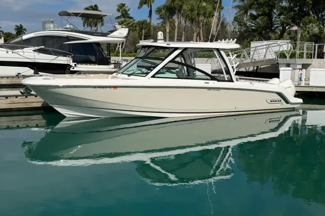 Boston Whaler 320 Vantage