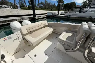 Thumbnail von Boston Whaler 320 Vantage